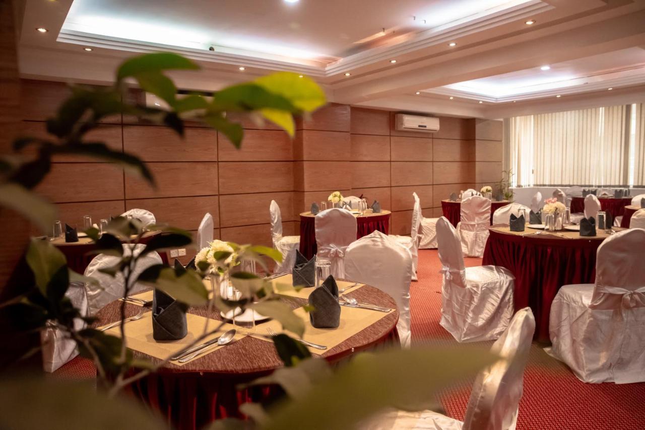 Grand Oriental Hotel Dhaka Exterior photo